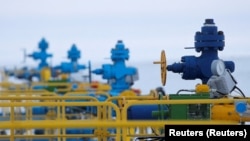 Газ түтүктөрү. Иллюстрация.