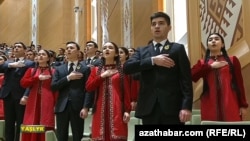 Bezeg suraty. Döwlet telewideniýesinden alyndy