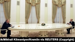 Германиянын канцлери Олаф Шольц  Орусиянын президенти Владимир Путин менен  жолукту. 15-февраль, 2022-жыл. Москва. 