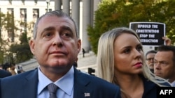 «Президент Трамп точно знав, що відбувається. Він знав про всі мої рухи. Я б нічого не робив без згоди Руді Джуліані або президента», – сказав Парнас