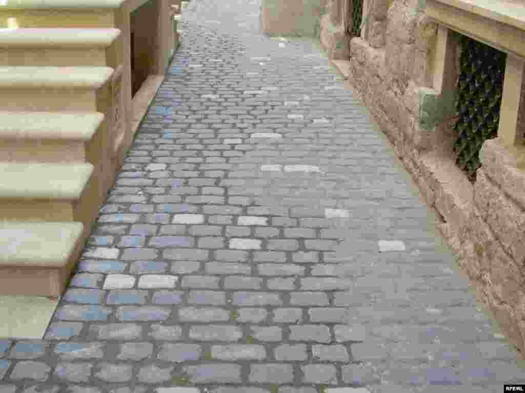 İçərişəhər içəri görünüşünü itirir  #17