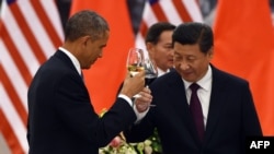 Барак Обама жана Си Цзинпин Бээжиндеги банкетте. 12-ноябрь, 2014-жыл. 
