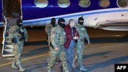 Ալեքսանդր Լապշինը հատուկ չվերթով Մինսկից Ժամանել է Բաքու, արխիվ 