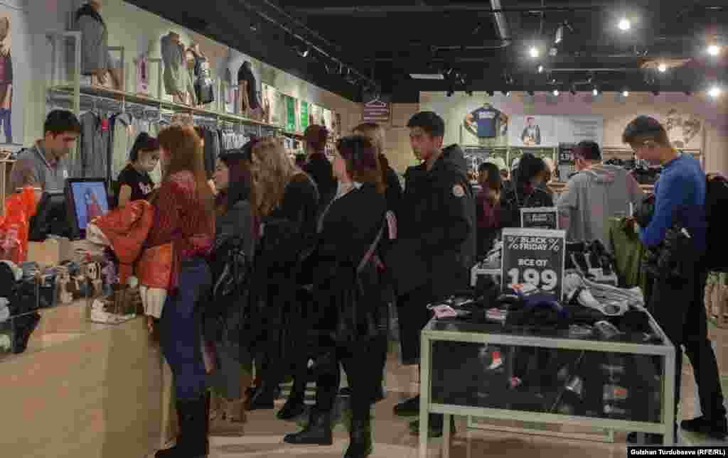 Кассадагы кезек күтүү.&nbsp;