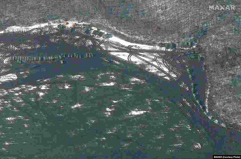 Красная Яругадагы аскердик бөлүктөгү аскерлер.&nbsp; &nbsp;