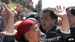 "Эл кыйкырганы - демократиянын бардыгын айгинилейт, бирок ал кыйкырык зомбулукка өтүп кетсе, демократияга каршы келет", - дейт Я.Петранек.