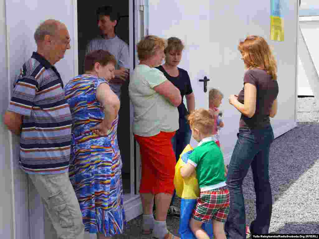 Мешканці модульного містечка