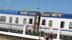 Diňle: Sebitara transport kynçylyklary dowam edýär, taksileriň ýol kireýleri gymmatlaýar