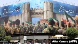 Tähranyň köçesindäki banner