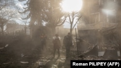 Наслідки одного з попередніх ударів військ РФ по Ізюму, архівне фото