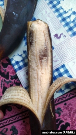 Банан купленный на рынке №6 в Ашхабаде. 15 января, 2021.