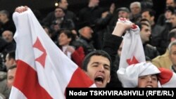 Годовой бюджет федерации футбола составляет 7 миллионов лари, а на развитие местных клубов выделяется 16 миллионов. Однако никакими особыми успехами этот популярный среди грузин вид спорта похвастаться не может