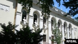 Китобхонаи ба номи Фирдавсӣ дар Душанбе