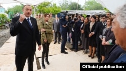 İlham Əliyev cəbhə bölgəsində.