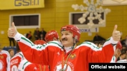 Президент Белоруссии Александр Лукашенко - большой поклонник хоккея. И потому можно ожидать появления белорусских команд в высшкй лиге российского чемпионата