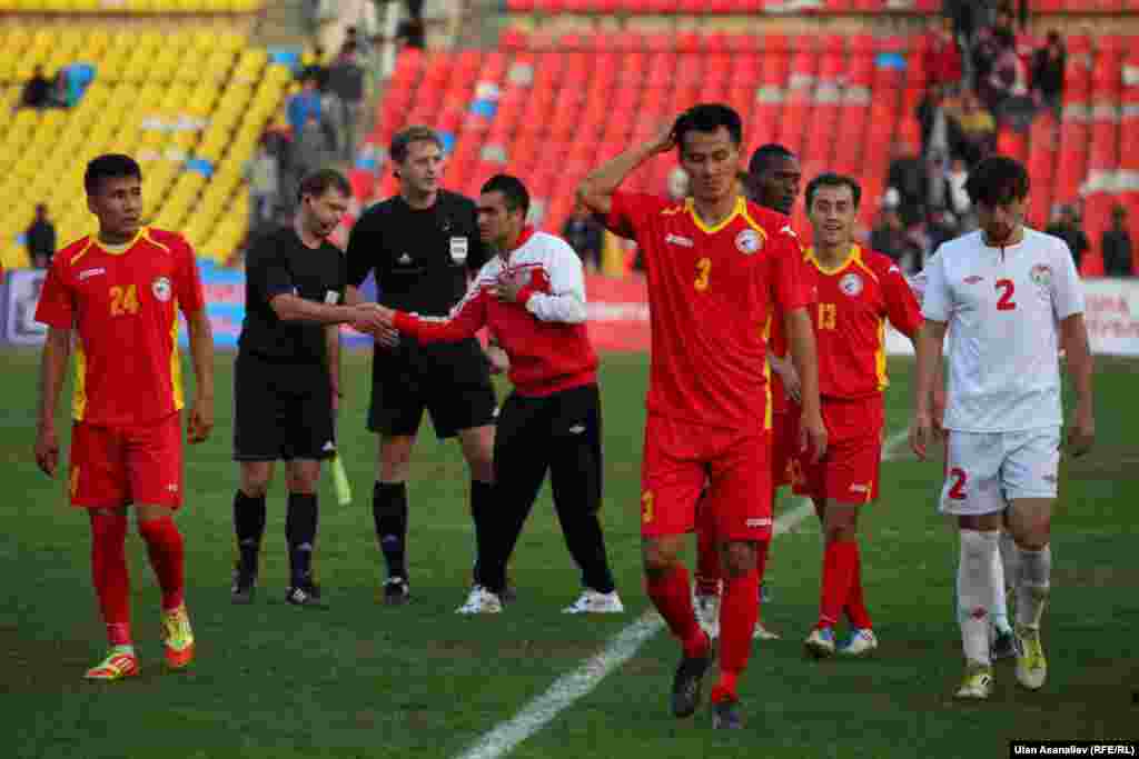 Оюн 1:4 эсебинде аяктап, талаага ээлик кылган Кыргызстандыктар жеңилүү ызасын тартты.