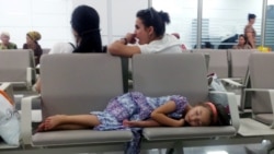 Ýaş çagaly maşgalany Türkmenistandan Türkiýä goýbermediler