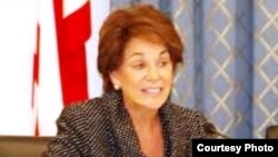 ԱՄՆ կոնգրեսական Աննա Էշու, արխիվ