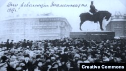 Знаменская аянтындагы жыйын. Петроград. Феврал, 1917-ж.