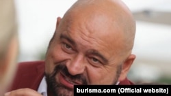 На початку липня Національне антикорупційне бюро повідомило, що колишньому міністру екології Миколі Злочевському заочно оголосили про підозру в організації надання хабаря керівництву антикорупційних органів