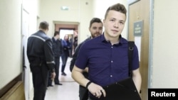 Оппозициячыл активист, Nexta телеграм-каналынын негиздөөчүсү Роман Протасевич.