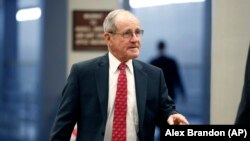 АКШ Сенатынын Эл аралык карым-катнаштар боюнча комитетинин жетекчиси, сенатор Жим Риш.