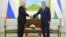 Владимир Путиндин Самаркандда Өзбекстандын өкмөт башчысы Шавкат Мирзияев менен жолугуусу.
