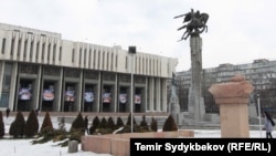 Токтогул Сатылганов атындагы улуттук филармония.