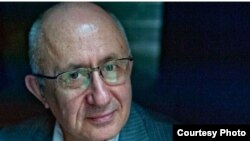 Թուրք պատմաբան Թաներ Աքչամ, լուսանկարը՝ «Ագօս» պարբերականի 