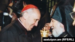 Արգենտինա - Կարդինալ Բերգոլիոն եւ Ամենայն Հայոց կաթողիկոս Գարեգին երկրորդը Բուենոս Այրեսի հայկական եկեղեցում, արխիվ