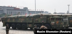 Китайські стратегічні ракети DF-26D, здатні нести ядерну зброю, на параді в Пекіні. 3 вересня 2025 року