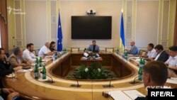 Комісія зобов’язана визначити переможця та надати пропозицію до Кабінету міністрів протягом місяця – тобто до 12 липня