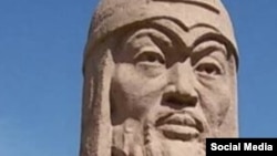 Жумгалдын Байзак айылында Түлкү уулу Качыке баатырдын айкели ачылды. Нарын облусу. 23.9.2017.