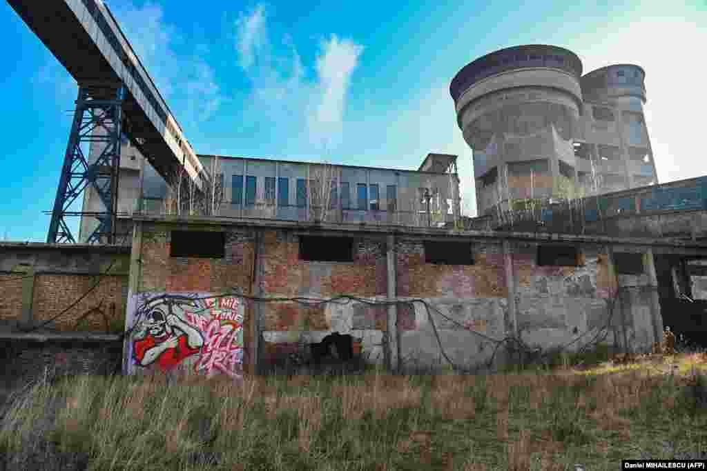 The&nbsp;dilapidated Lonea coal mine in Petrila is one of four mines left in Romania&#39;s Jiu Valley.