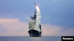 Запуск ракети «Томагавк» з ракетного крейсера USS Cape St. George, 23 квітня 2003 року