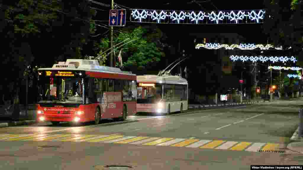 Общественный транспорт на проспекте Кирова