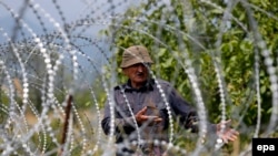 Большинство нарушителей – это люди явно не диверсионного возраста. Зачастую это старики, которые переходят границу, чтобы проводить в последний путь родных, оставшихся в Грузии, или, наоборот