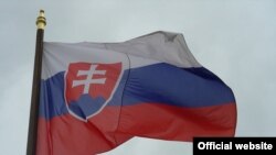 1992-жылы Чехия менен Словакия эки мамлекетке бөлүнгөн.