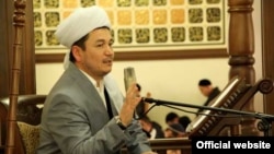 Ранее имам-хатиб Рахматулло Сайфутдинов призвал запретить мужчинам работать гинекологами.