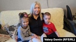 Лидия Прудовская, Алиса и Женя