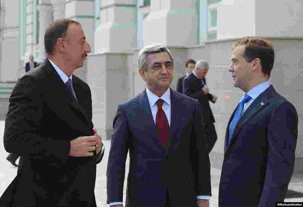 Россия -- Трехсторонняя встреча президентов России, Армении и  Азербайджана в Казани, 24 июня 2011