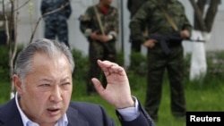 Курманбек Бакиев Беларуска чыгаар алдында, 13-апрель, 2010-жыл