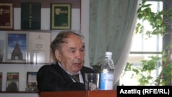 Индус Таһиров