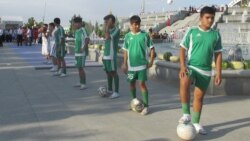 Käbir türkmenabatly ýaşlar pökgä pul tapmaýan wagty, Aşgabatda Futzal boýunça Aziýa çempionaty geçirilýär