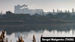 Вид на Саки с берега озера Тобе-Чокрак, архив