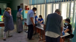 Один из избирательных участков в Токмаке. 