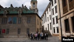 У Браціславе.