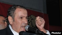 Лидер АНК Левон Тер-Петросян на митинге 30 сентября 2011 г.