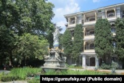 Фонтан у Гурзуфському парку, Південний берег Криму