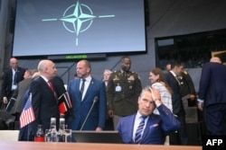 Глава Пентагона (США) Пит Хегсет перед встречей министров обороны НАТО в штаб-квартире альянса в Брюсселе, Бельгия, 15 октября 2025 года